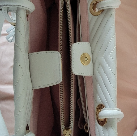 BALLY Manuela Diamond Quilted Handbag White Leather with Logo Tassel Charm - Picture 11 of 16